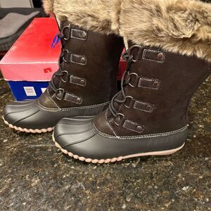 Kali Women's Black Snow Boots Size 8 Fur Lined Waterproof Winter